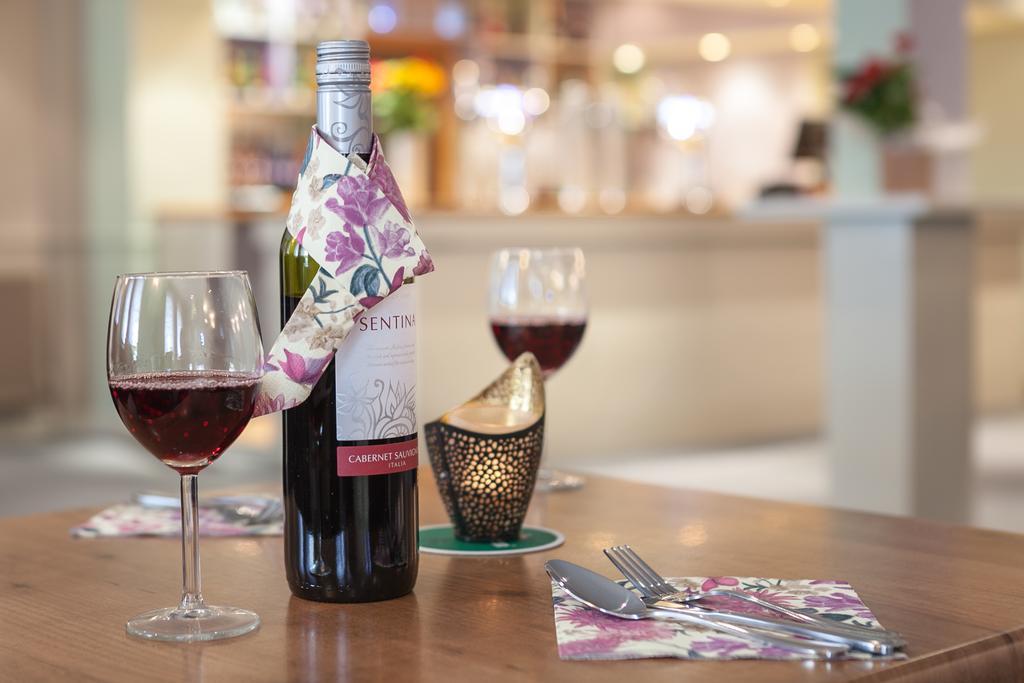 Celtic International Hotel Cardiff Airport Barry Extérieur photo