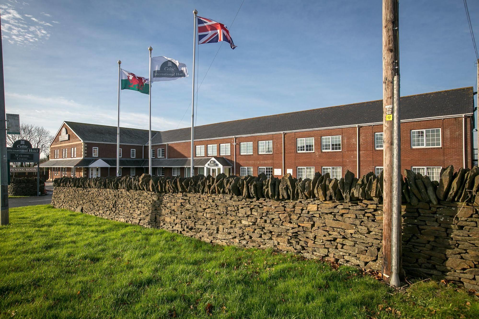 Celtic International Hotel Cardiff Airport Barry Extérieur photo