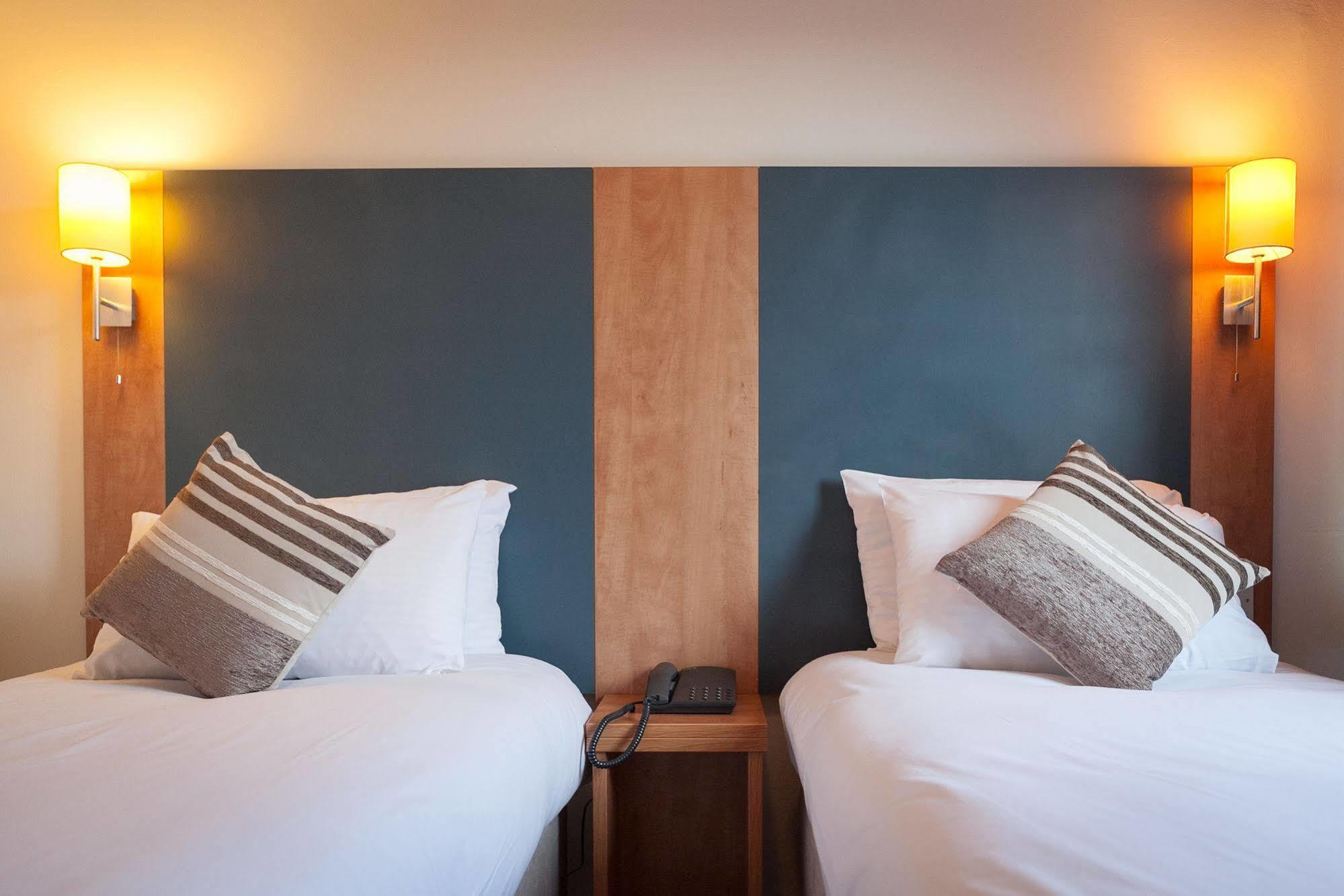 Celtic International Hotel Cardiff Airport Barry Extérieur photo