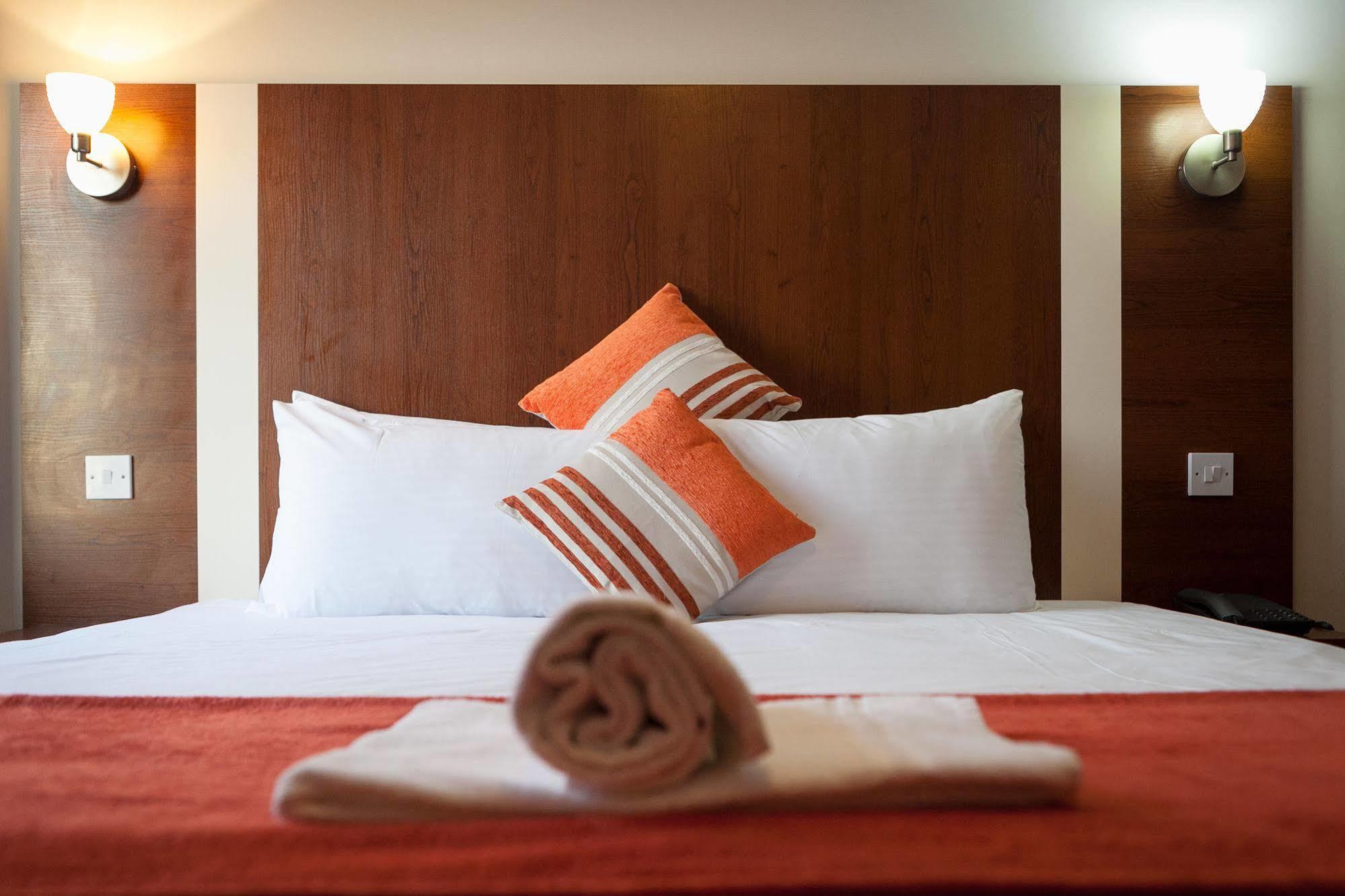 Celtic International Hotel Cardiff Airport Barry Extérieur photo